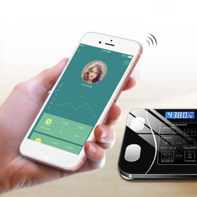 Cantar corporal cu ecran digital inteligent si aplicatie Smart